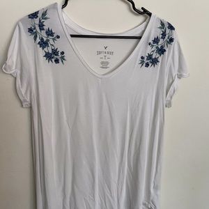 American Eagle soft and sexy embroidered t-shirt
